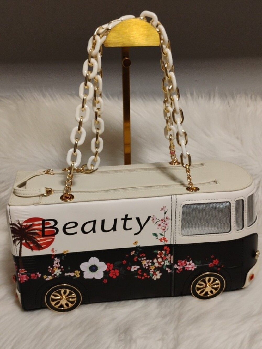 New CHERI 'Beauty' Novelty Volkswagen Bus Bag - Picture 3 of 10